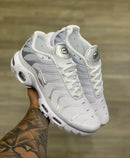 Tênis Air Max TN (Branco com Prata)