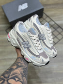 Tênis New Balance N1000 (Branco e Cinza com detalhes Rosa)